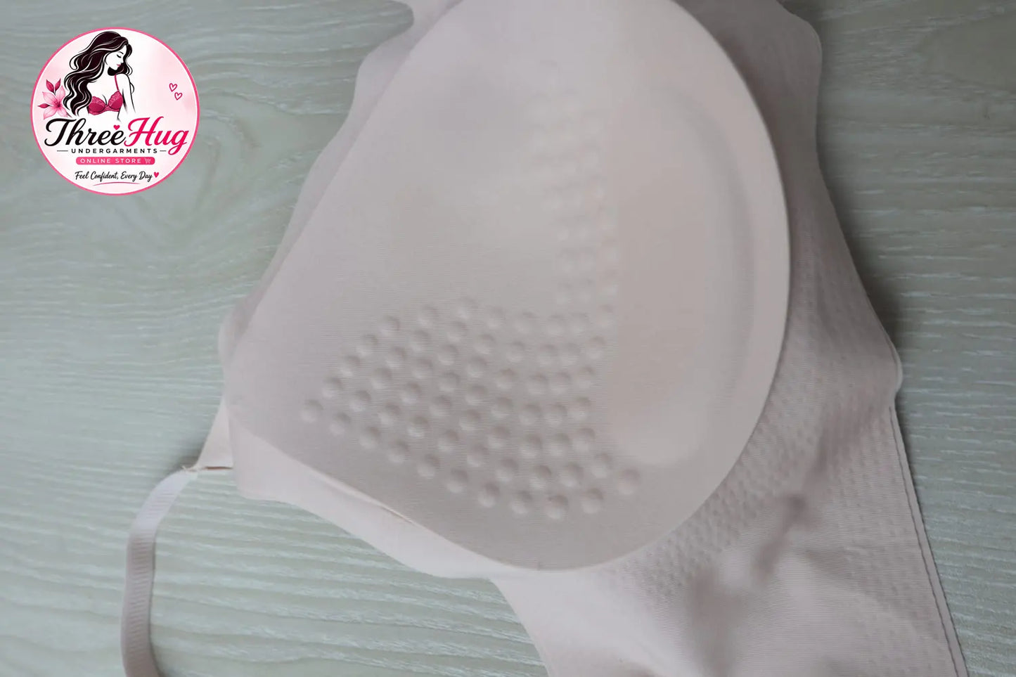 Women's Seamless Comfort Bra | Soft Stretch Molded Cup Bra with Adjustable Straps