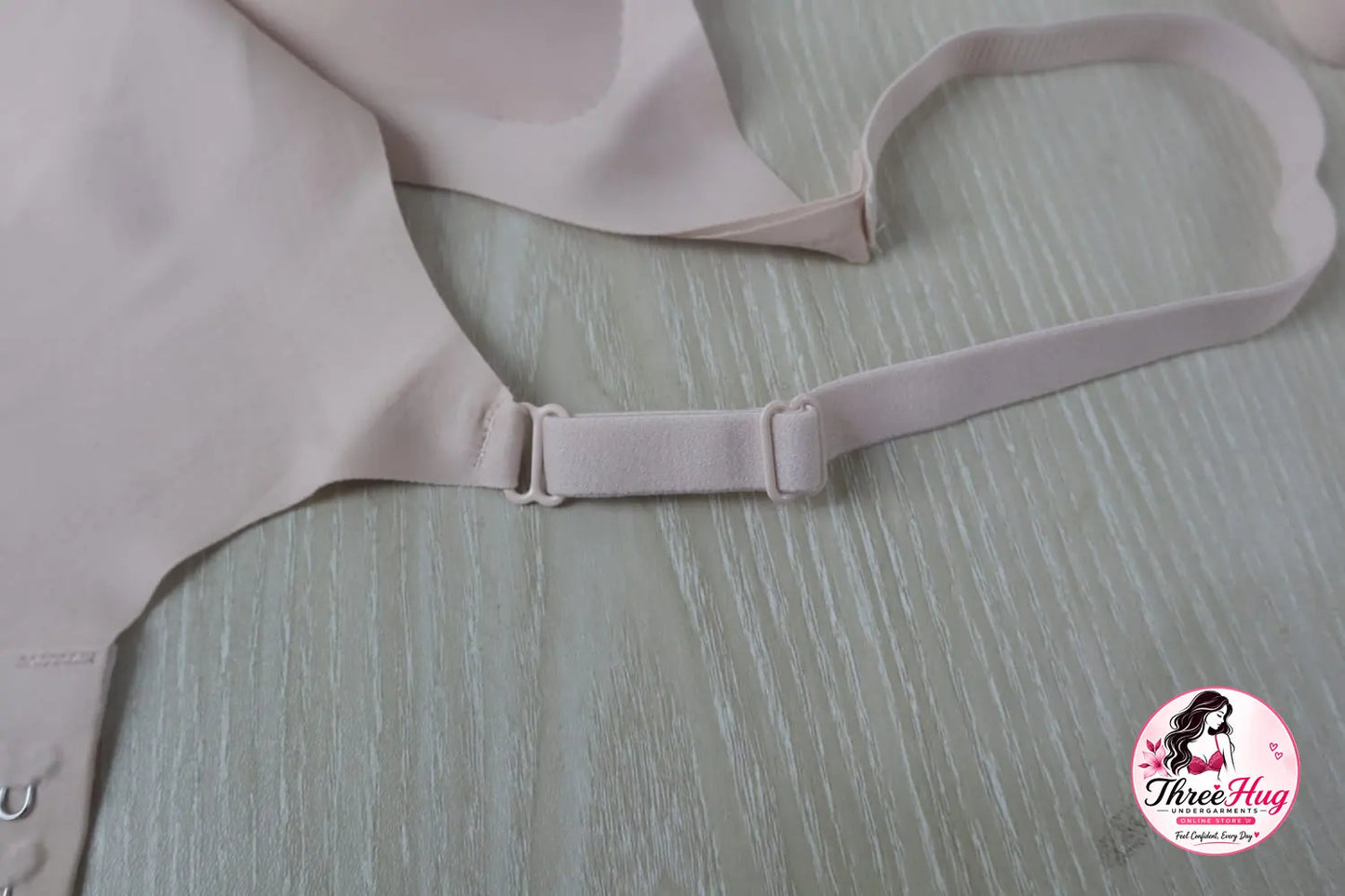 Women's Seamless Comfort Bra | Soft Stretch Molded Cup Bra with Adjustable Straps